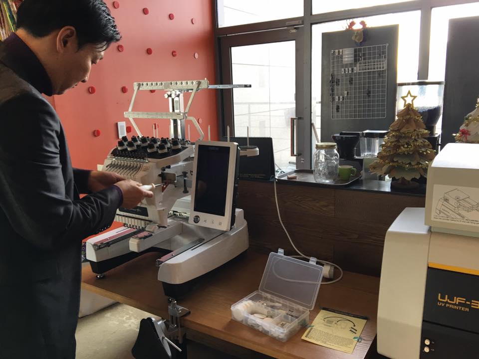 컴퓨터자수기 설치중
